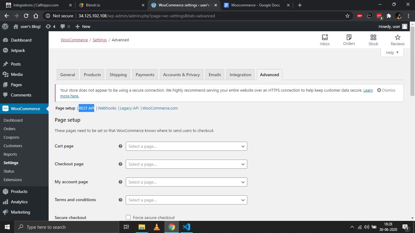 WooCommerce settings Advanced tab with REST API option highlighted